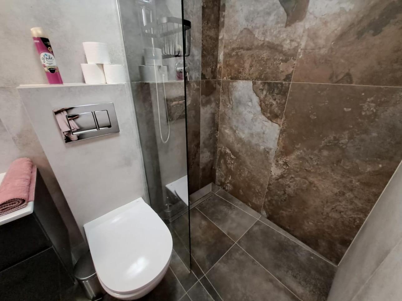 Dk Apartamenty Hotelove Gizycko Bagian luar foto