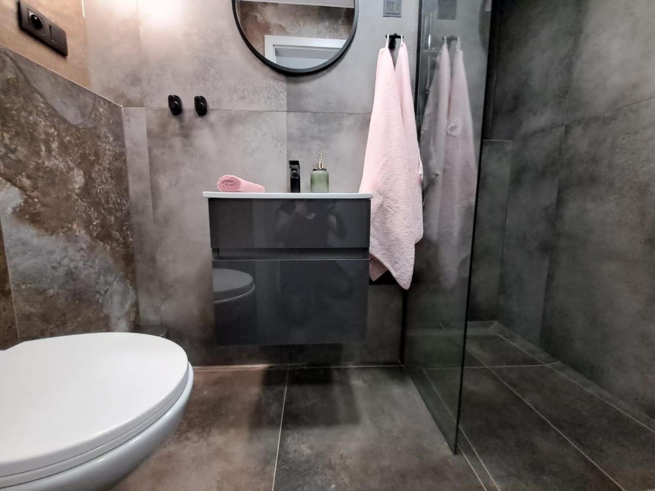 Dk Apartamenty Hotelove Gizycko Bagian luar foto