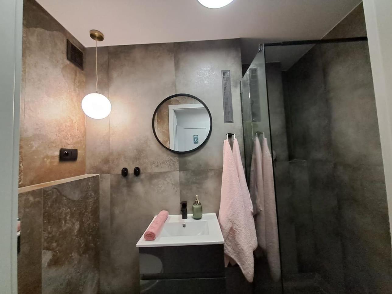 Dk Apartamenty Hotelove Gizycko Bagian luar foto