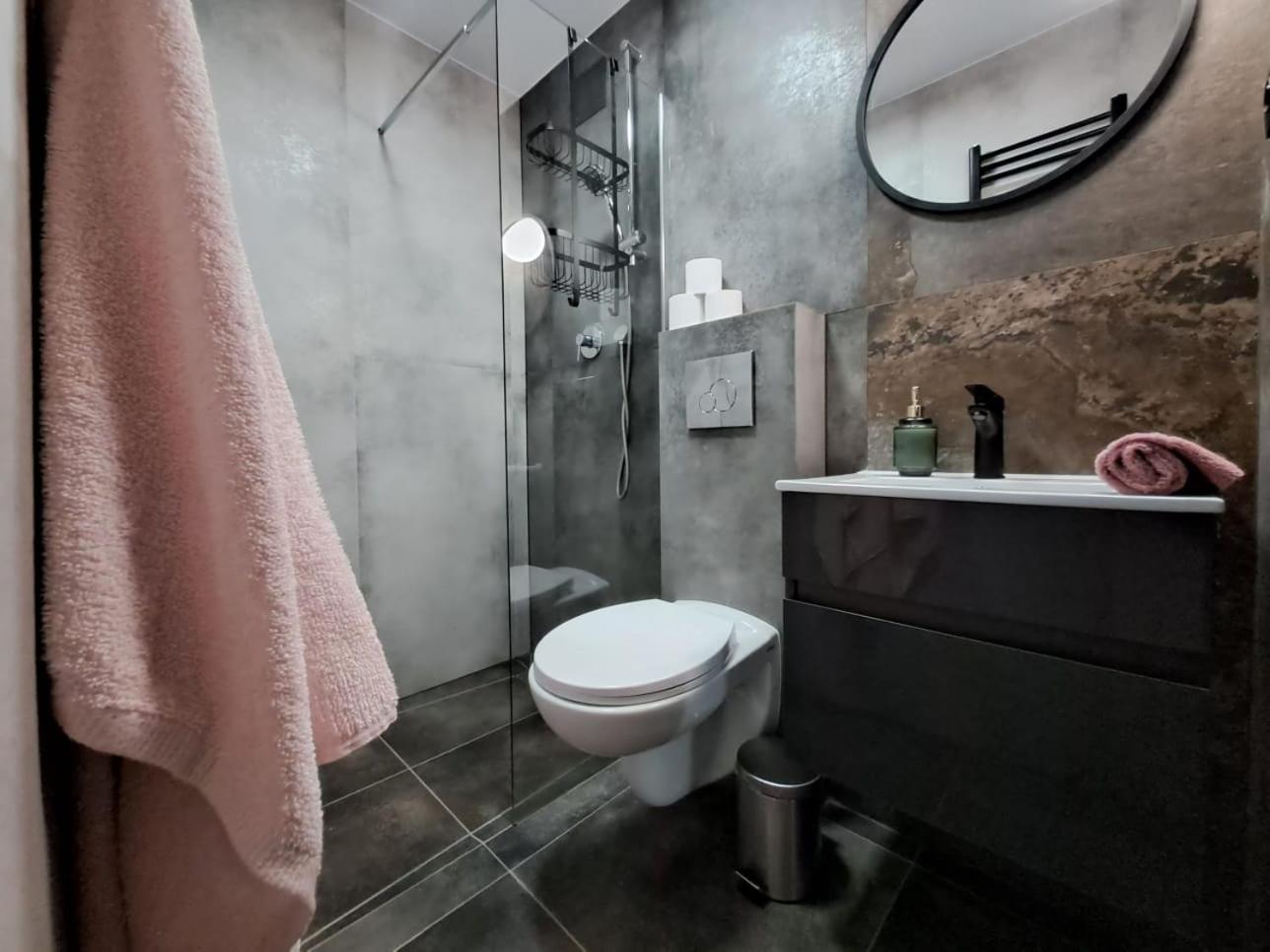 Dk Apartamenty Hotelove Gizycko Bagian luar foto